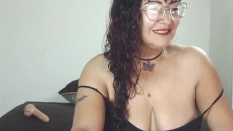 Snapshot of alessiabobs chatting on March 2026 10:38:02 PM Allesiaboobs online show from March 2026 10:38:02 PM