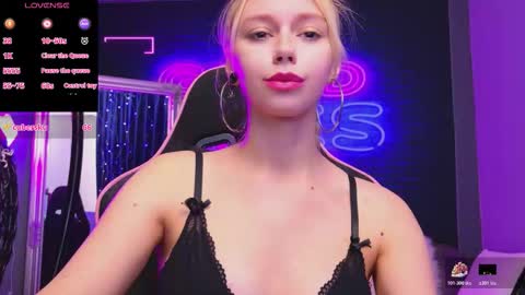 Snapshot of alessiacroft chatting on March 2026 05:24:01 AM alessiacroft online show from March 2026 05:24:01 AM