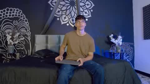 Alessio online show from November 2025 12:38:02 PM