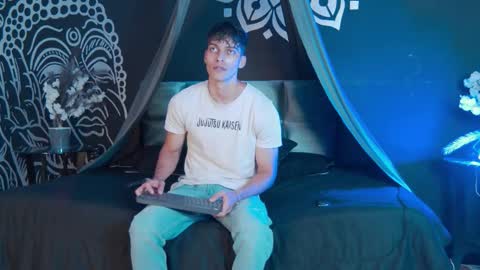 Alessio online show from November 2025 01:00:01 PM