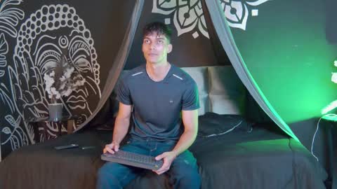 Alessio online show from November 2025 12:16:01 PM