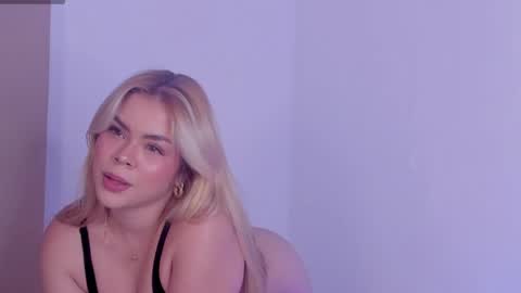 Alessia Moon online show from June 2026 08:11:01 PM