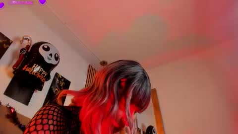 Aleszia online show from October 2025 08:42:01 PM