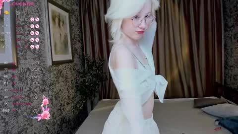 Lola online show from October 2025 01:32:02 PM