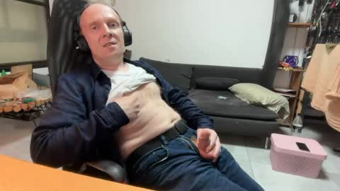 alex125223 online show from August 2026 12:32:02 AM