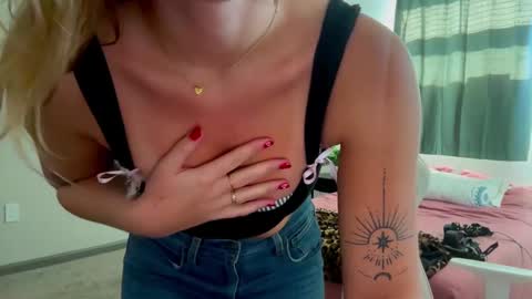 alex  online show from December 2024 04:44:02 PM