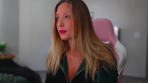 alex  online show from February 2025 05:36:02 PM