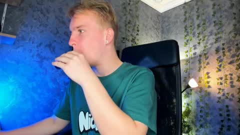 your Alex online show from October 2025 09:17:01 AM