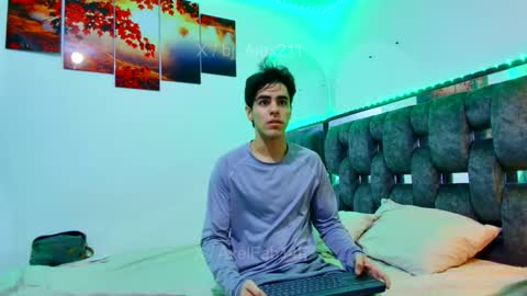 sneider online show from March 2026 03:23:01 AM