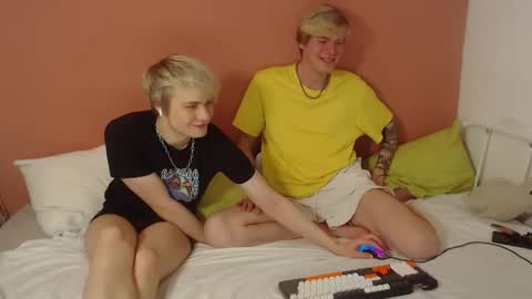 Snapshot of alex_and_oliviver chatting on May 2026 01:54:02 AM Alex miller and Oliver sweet online show from May 2026 01:54:02 AM
