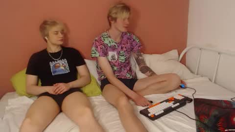 Snapshot of alex_and_oliviver chatting on May 2026 02:17:02 AM Alex miller and Oliver sweet online show from May 2026 02:17:02 AM