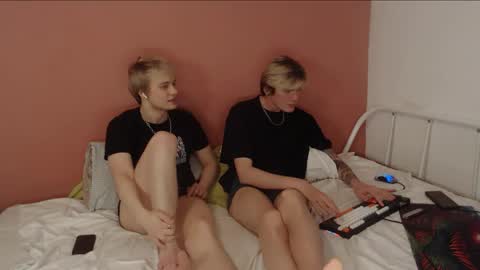 Snapshot of alex_and_oliviver chatting on May 2026 04:07:02 AM Alex miller and Oliver sweet online show from May 2026 04:07:02 AM