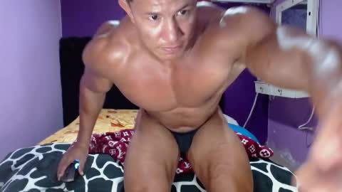 Snapshot of alex_bigcumvez chatting on May 2026 11:33:01 PM perseuz online show from May 2026 11:33:01 PM