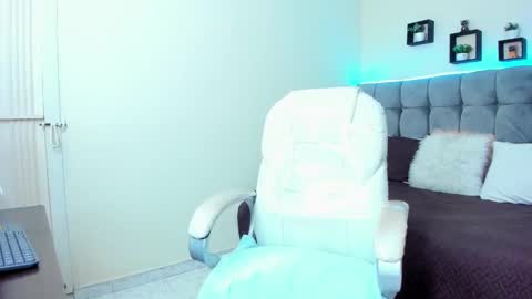 alex online show from February 2025 03:18:01 PM