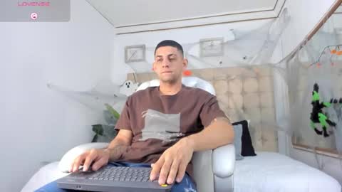 alex online show from October 2025 10:48:01 AM