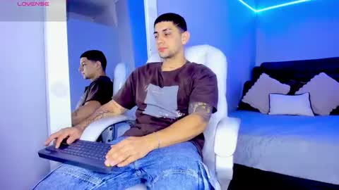 Snapshot of alex_cute77 chatting on June 2026 12:42:02 PM alex online show from June 2026 12:42:02 PM