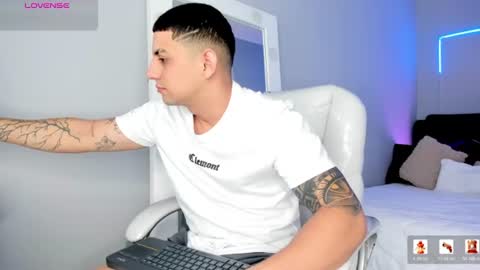 Snapshot of alex_cute77 chatting on July 2026 12:44:02 PM alex online show from July 2026 12:44:02 PM