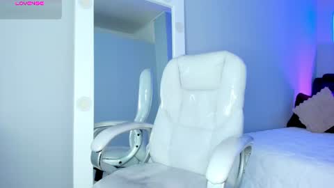 Snapshot of alex_cute77 chatting on July 2026 01:08:02 PM alex online show from July 2026 01:08:02 PM