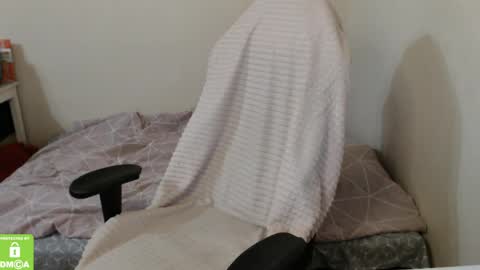 Snapshot of alex_gotcha chatting on April 2026 09:39:33 PM Alex online show from April 2026 09:39:33 PM