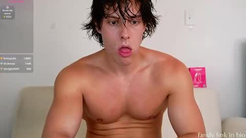 Snapshot of alex_islive chatting on April 2026 07:11:02 PM Alex Stone online show from April 2026 07:11:02 PM