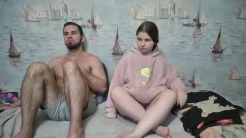 Alex and Sarah online show from October 2025 07:33:02 PM