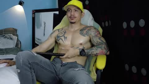 Snapshot of alex_sthorm chatting on April 2026 03:33:01 AM alex_sthorm online show from April 2026 03:33:01 AM