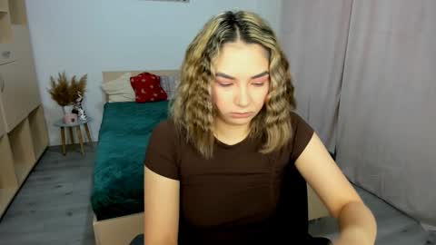 Snapshot of alexa_dolly chatting on January 2026 06:48:02 AM Alexa online show from January 2026 06:48:02 AM