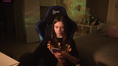 Snapshot of alexa_feels chatting on January 2025 05:19:02 AM Little Duck homie online show from January 2025 05:19:02 AM