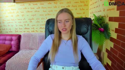 Snapshot of alexa_glory chatting on November 2025 10:14:01 AM Alexa online show from November 2025 10:14:01 AM