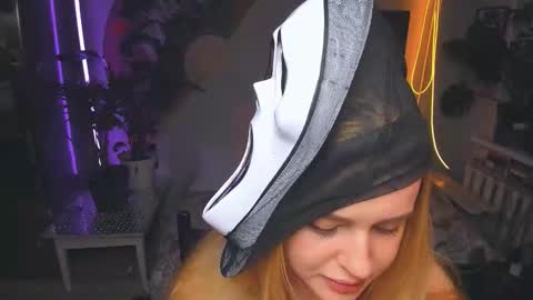 alexa_pirs online show from October 2025 03:47:02 PM