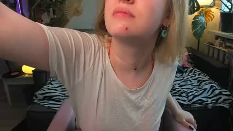 Snapshot of alexa_pirs chatting on April 2026 02:00:01 PM alexa_pirs online show from April 2026 02:00:01 PM