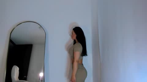 Snapshot of alexa_tobar chatting on June 2026 10:55:02 PM alexa_tobar online show from June 2026 10:55:02 PM