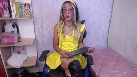 alexaavandercloude online show from March 2026 07:41:02 PM