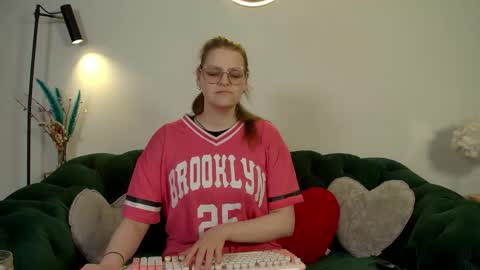 Snapshot of alexaavery chatting on May 2026 06:54:02 AM AlexaAvery online show from May 2026 06:54:02 AM