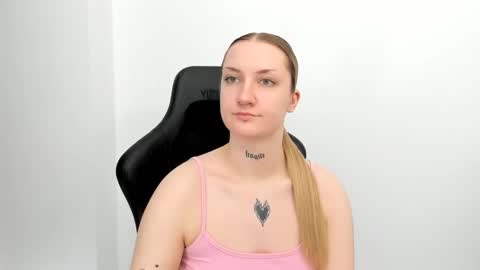 Snapshot of alexafragile chatting on April 2026 11:16:02 AM Alexa online show from April 2026 11:16:02 AM