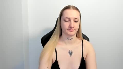 Snapshot of alexafragile chatting on May 2026 11:29:02 AM Alexa online show from May 2026 11:29:02 AM