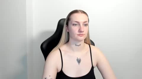 Snapshot of alexafragile chatting on June 2026 02:44:02 PM Alexa online show from June 2026 02:44:02 PM