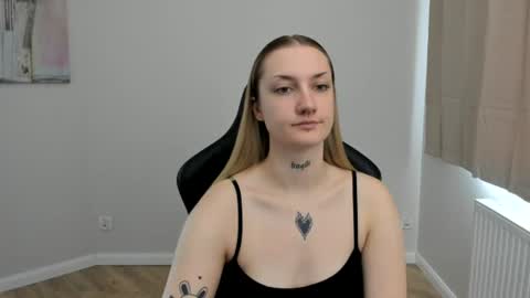 Snapshot of alexafragile chatting on July 2026 09:45:02 AM Alexa online show from July 2026 09:45:02 AM