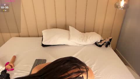 Snapshot of alexamonroe_ chatting on June 2026 05:37:01 PM Alexa online show from June 2026 05:37:01 PM