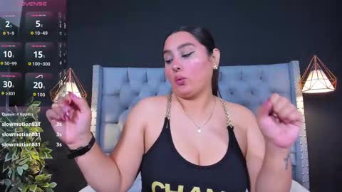 Snapshot of alexamora__ chatting on September 2025 11:32:01 AM C A M I L A  online show from September 2025 11:32:01 AM