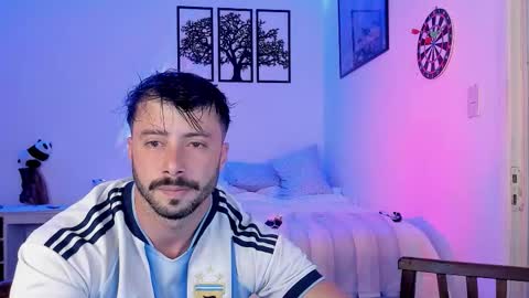 Snapshot of alexanderjaz chatting on October 2025 09:47:01 PM Alexander Jaz online show from October 2025 09:47:01 PM