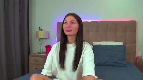 Snapshot of alexandrabloom chatting on September 2025 06:24:02 PM AlexandraBloom online show from September 2025 06:24:02 PM