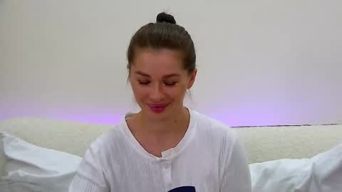 Snapshot of alexandrabloom chatting on October 2025 07:53:01 PM AlexandraBloom online show from October 2025 07:53:01 PM