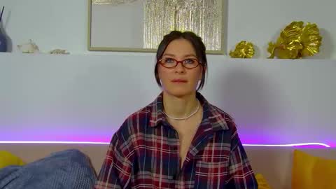 Snapshot of alexandrabloom chatting on November 2025 07:04:02 PM AlexandraBloom online show from November 2025 07:04:02 PM