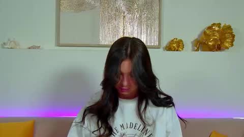 Snapshot of alexandrabloom chatting on November 2025 06:51:02 PM AlexandraBloom online show from November 2025 06:51:02 PM