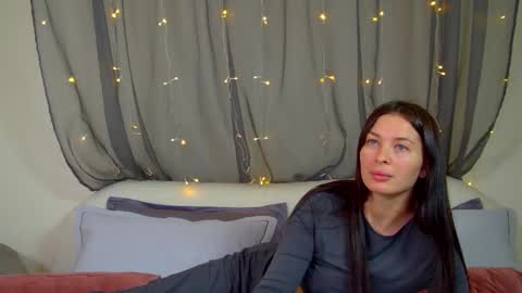 Snapshot of alexandrabloom chatting on November 2025 07:13:02 PM AlexandraBloom online show from November 2025 07:13:02 PM