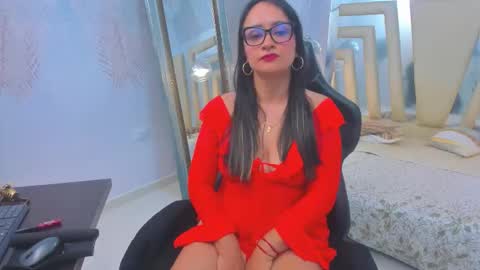 Alexandra Milff  online show from October 2025 03:51:02 AM