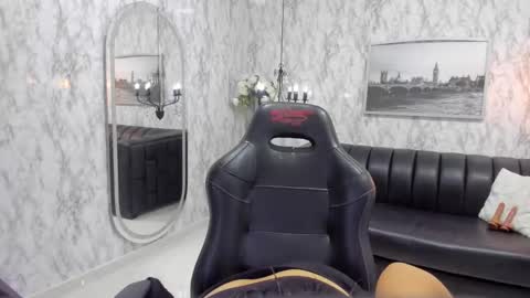 Alexandra Milff  online show from November 2025 03:17:01 AM