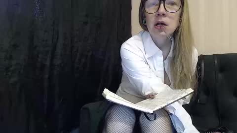 Alexandra online show from November 2025 07:32:01 AM