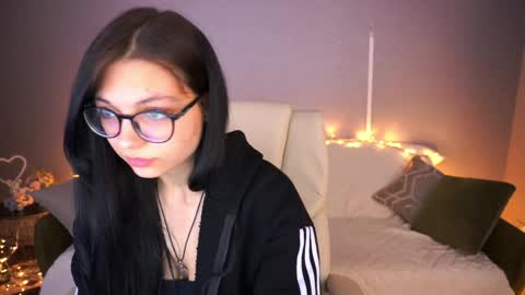 Snapshot of alexavinkss chatting on April 2026 08:32:01 PM alexavinkss online show from April 2026 08:32:01 PM